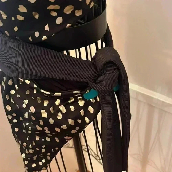 Beach Riot
Gold Spot Carlie Side-Tie One-Piece Swimsuit-Sz L - Picture 3 of 7